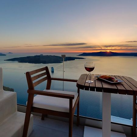 Iriana Suites Фира Екстериор снимка