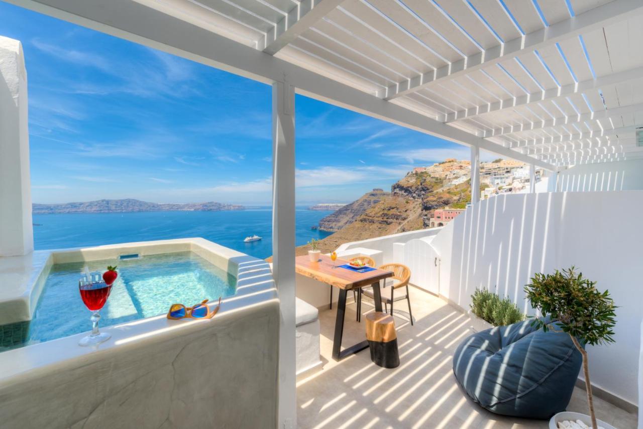 Iriana Suites Фира Екстериор снимка