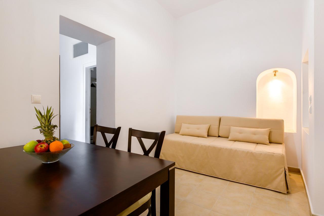 Iriana Suites Фира Екстериор снимка