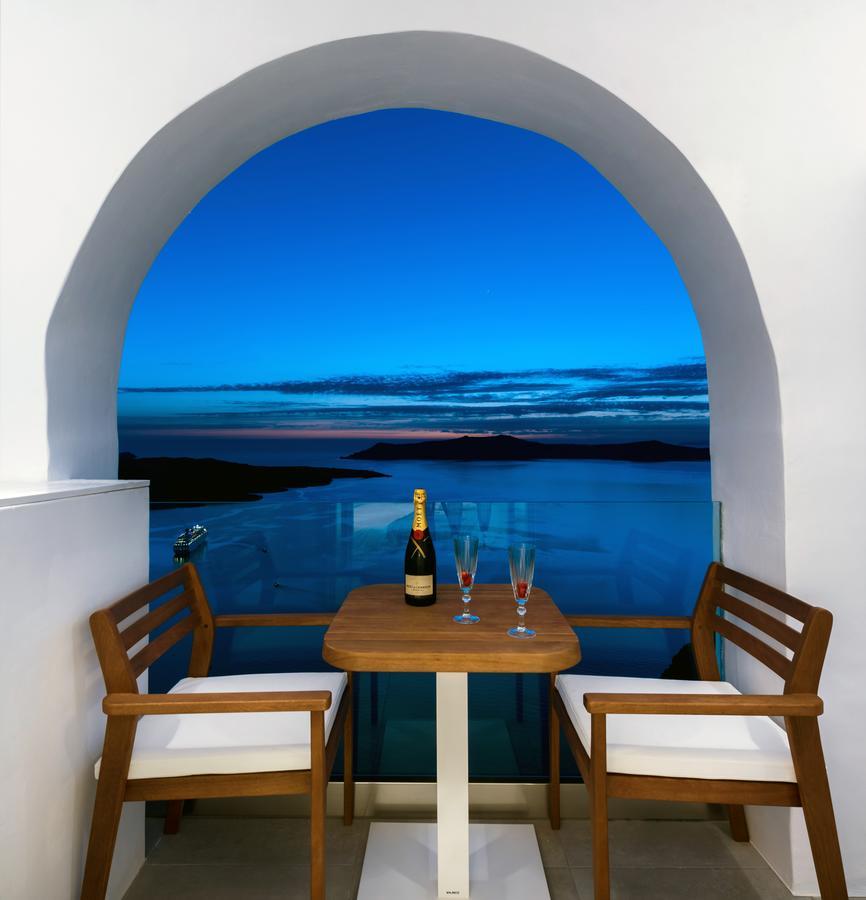 Iriana Suites Фира Екстериор снимка