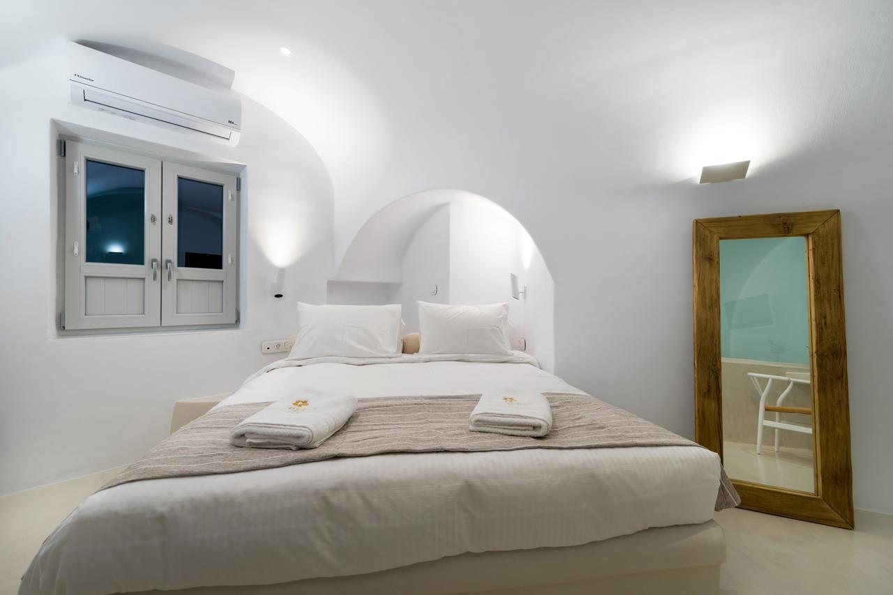 Iriana Suites Фира Екстериор снимка