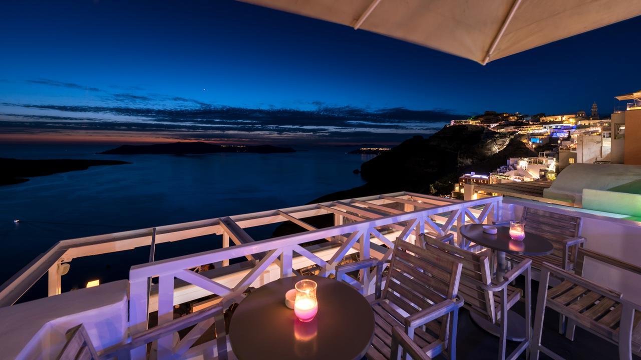 Iriana Suites Фира Екстериор снимка