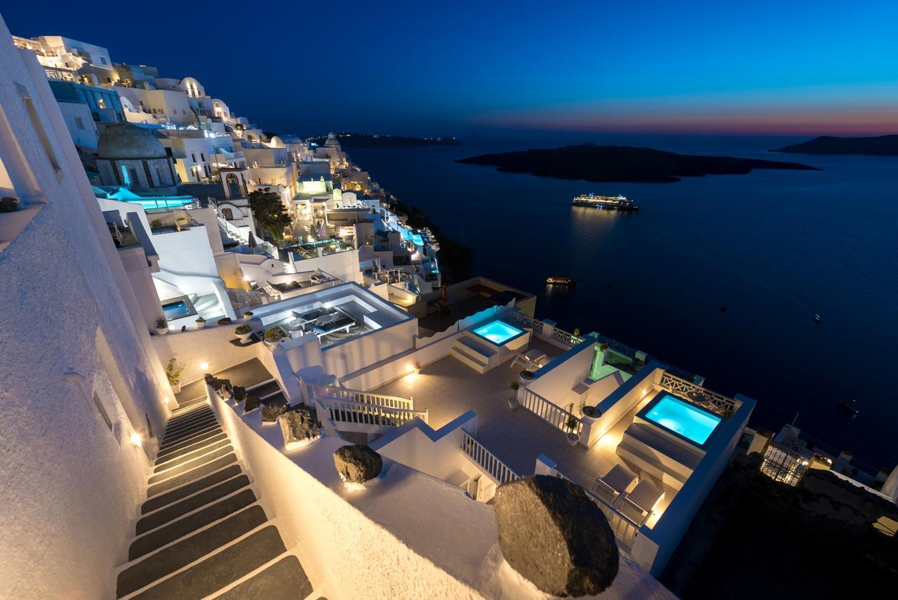 Iriana Suites Фира Екстериор снимка