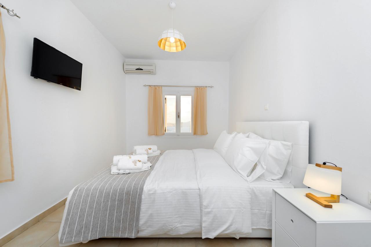 Iriana Suites Фира Екстериор снимка