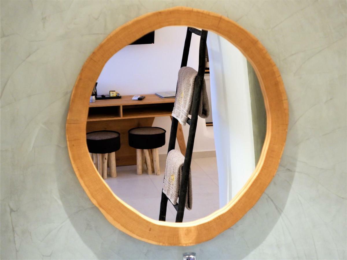 Iriana Suites Фира Екстериор снимка