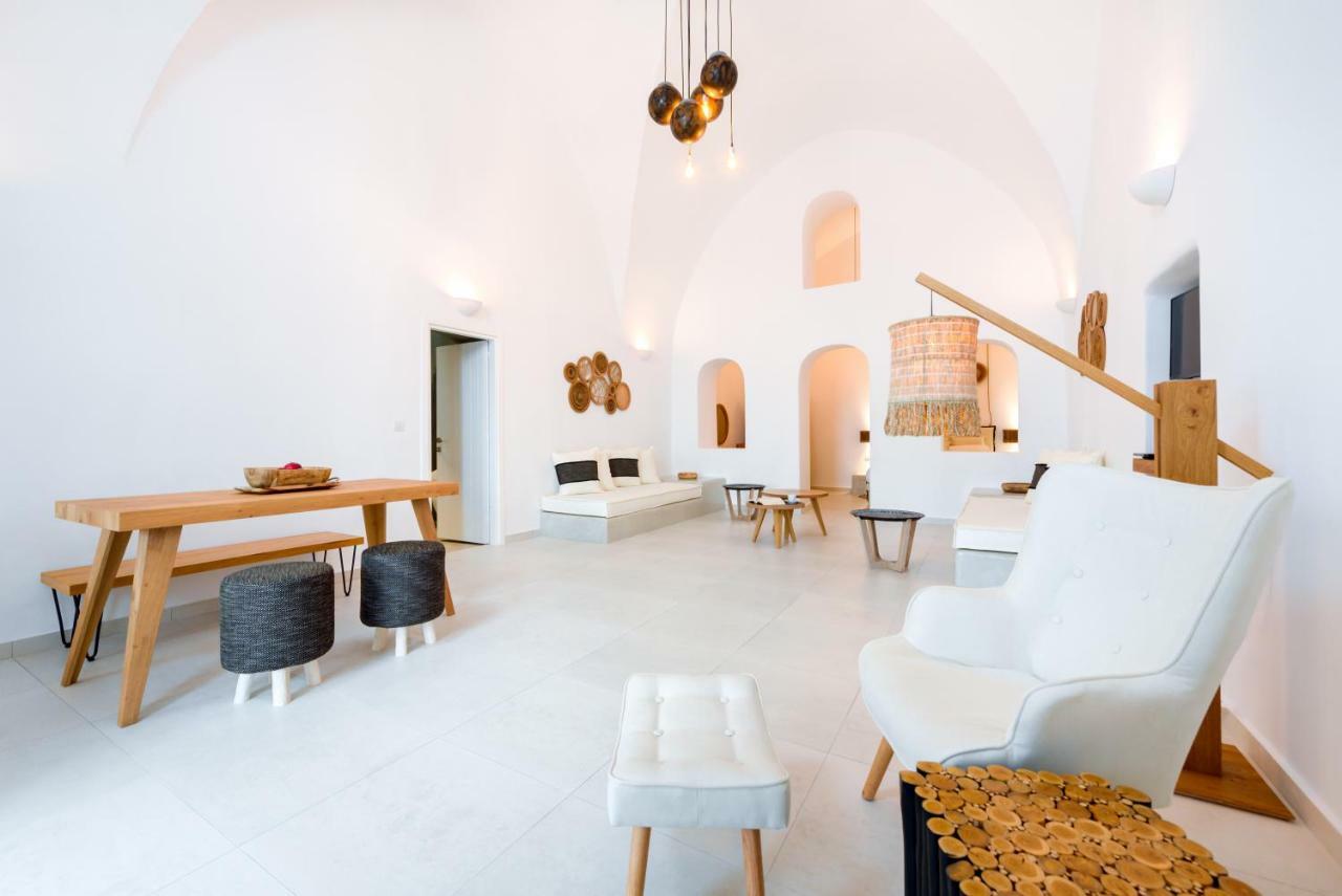 Iriana Suites Фира Екстериор снимка