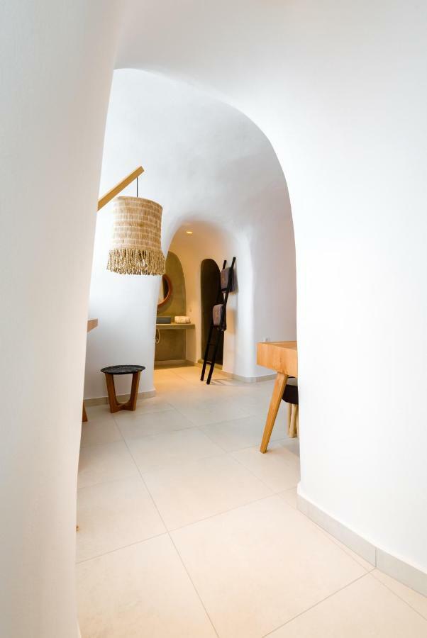Iriana Suites Фира Екстериор снимка