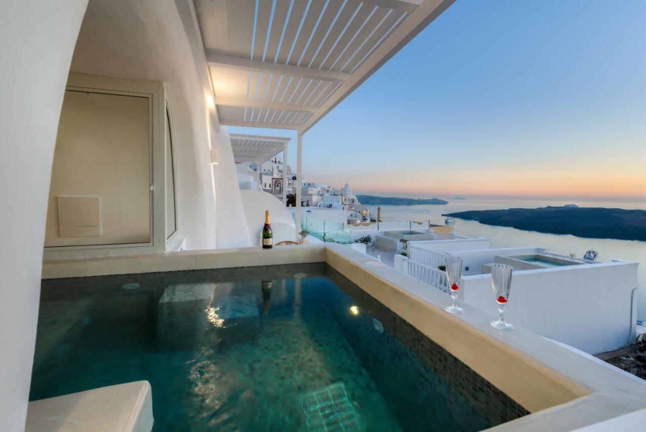 Iriana Suites Фира Екстериор снимка