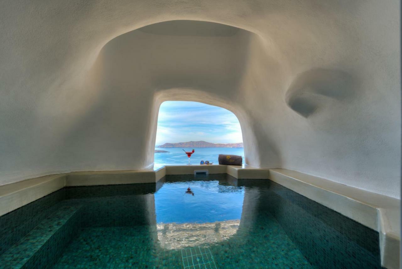 Iriana Suites Фира Екстериор снимка
