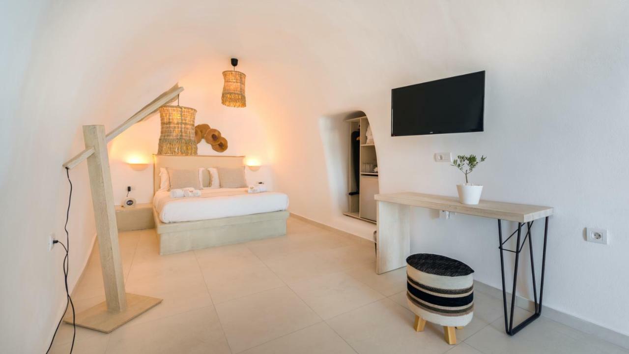 Iriana Suites Фира Екстериор снимка