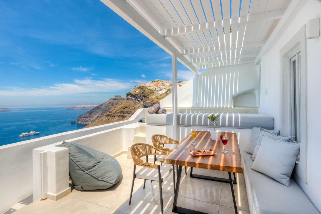 Iriana Suites Фира Екстериор снимка