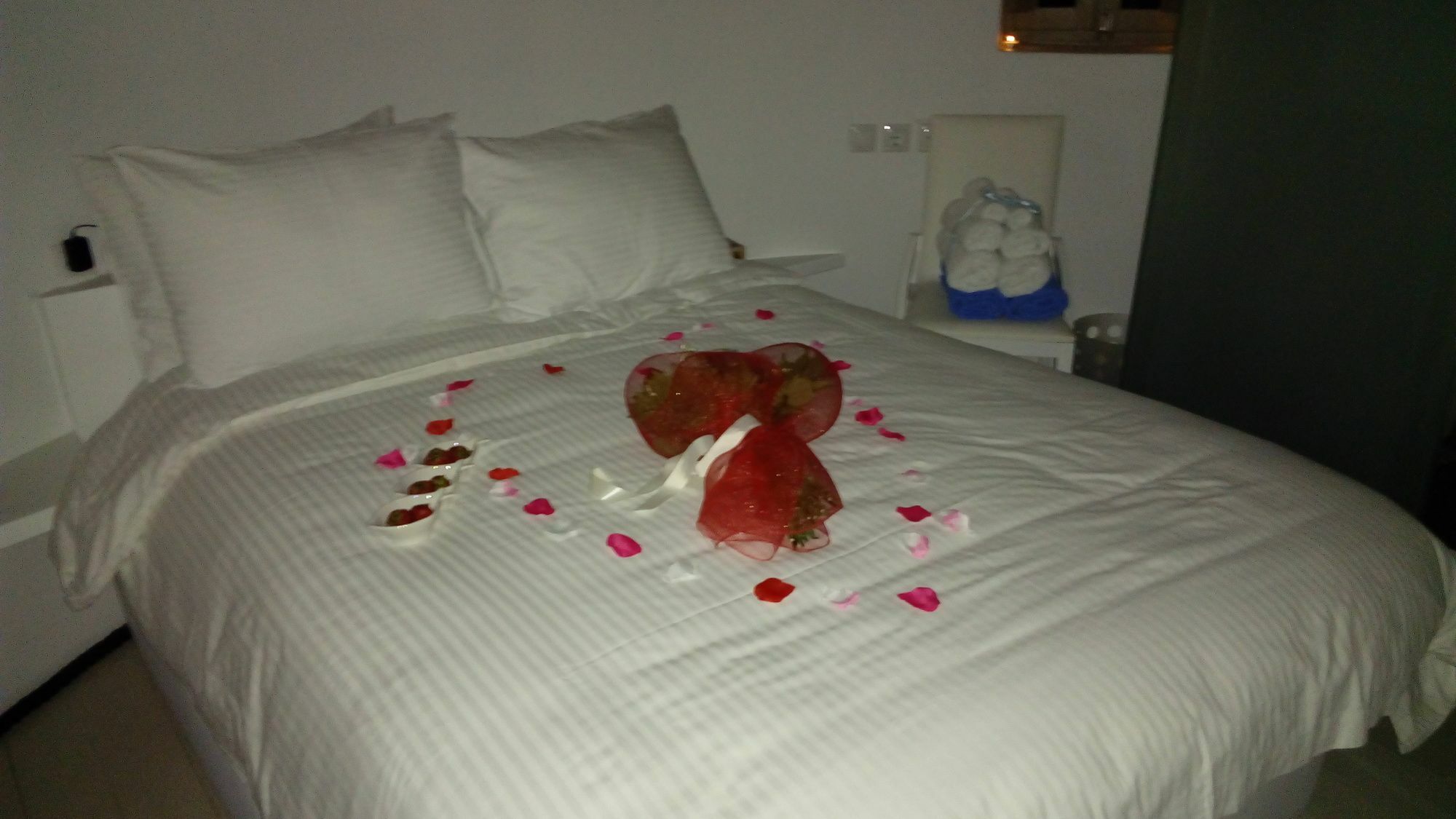Iriana Suites Фира Екстериор снимка
