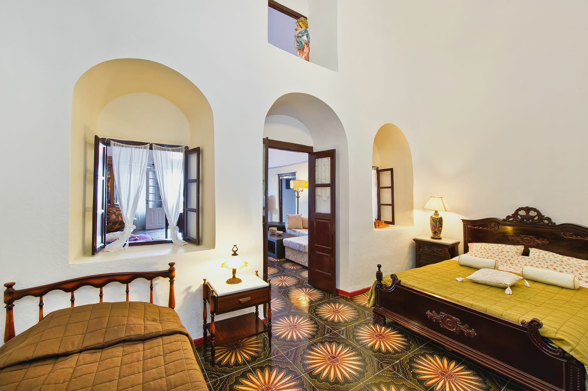 Iriana Suites Фира Екстериор снимка
